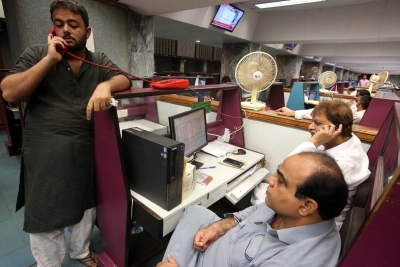 Pakistan set for worst month in dollar bonds and stocks as tension at LoC shakes investor confidence